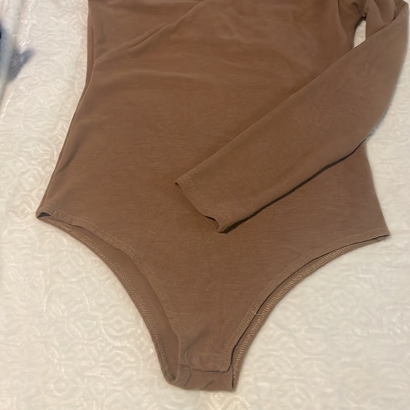 Super soft one shoulder long sleeve bodysuit - Picture 2 of 3